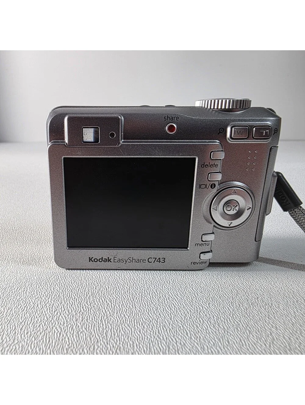 Kodak EasyShare C743 7.1MP Digital Camera With Batteries, Silver Works - READ